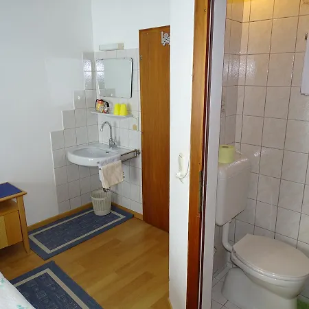 Bayrhammer ゲストハウス 3*